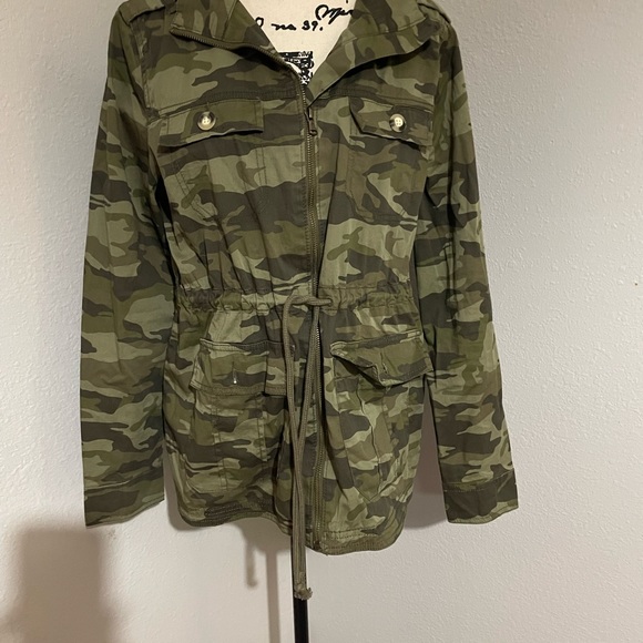 Jacket - Picture 2 of 5